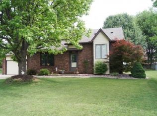 1838 Esic Dr, Edwardsville, IL 62025