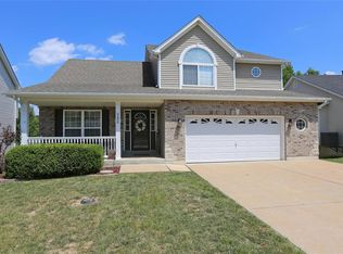 982 Winter Lake Dr, Fenton, MO 63026