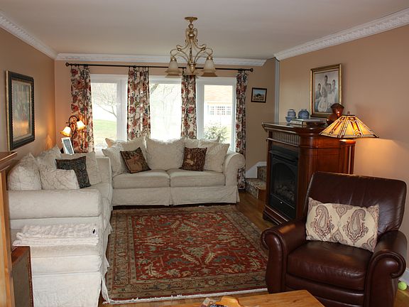 4th image of 20 Sandalwood Dr
