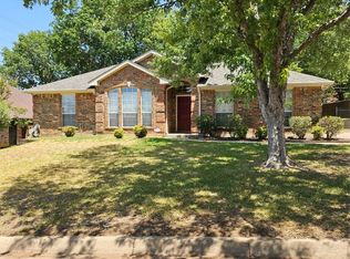 7507 Lake Park Ct, Arlington, TX 76016