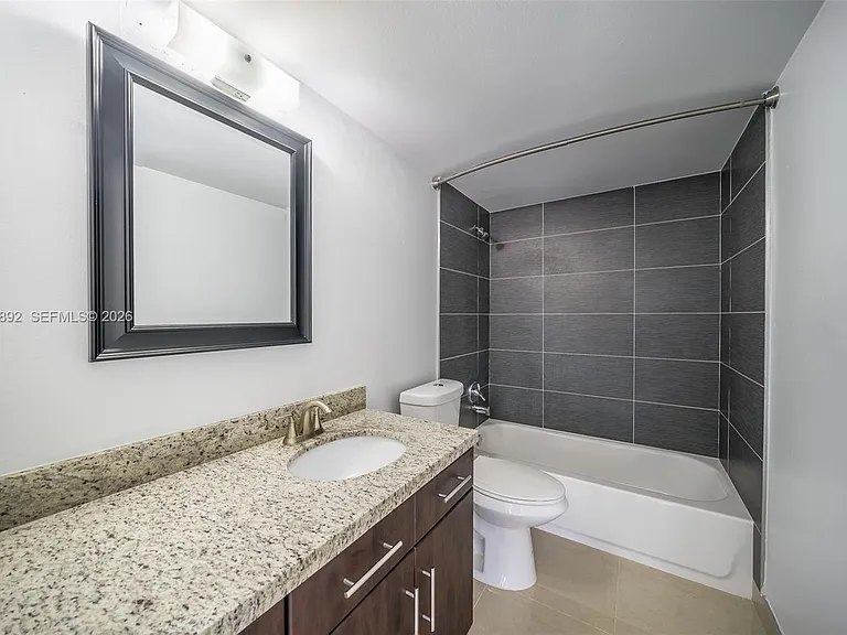 9800 W Bay Harbor Dr #308 — Photo 9