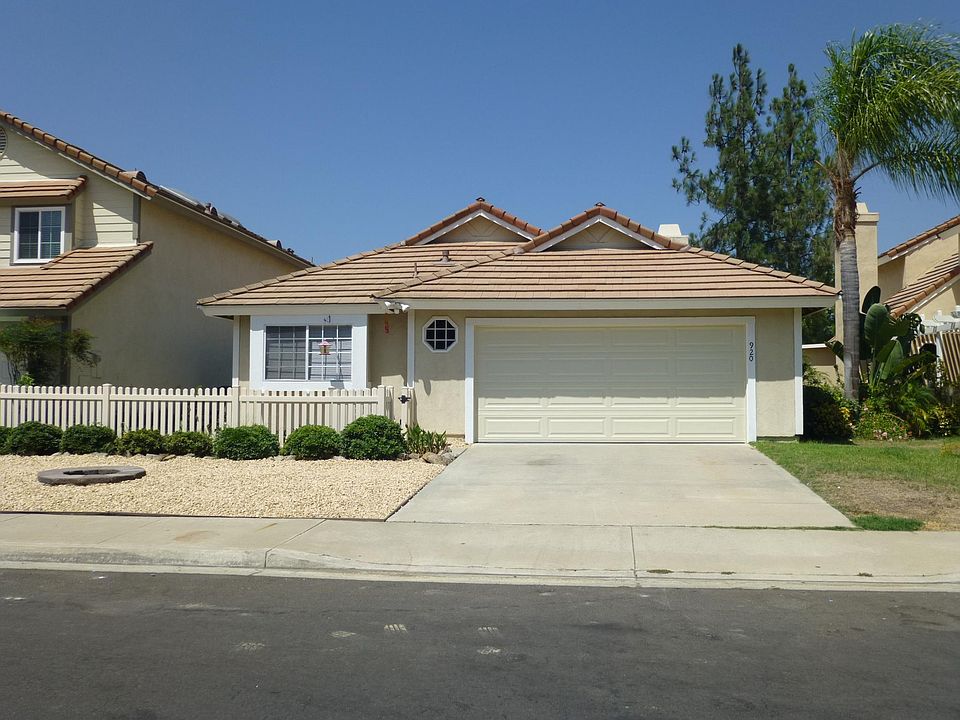 1st image of 920 Lochwood Pl