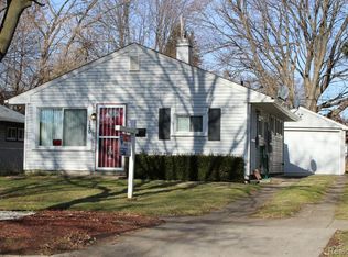 120 W Hopkins Ave, Pontiac, MI 48340