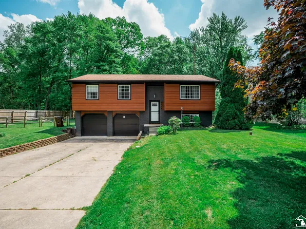 8418 Keitha Dr, Lambertville, MI 48144