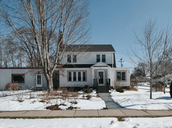 621 1st Ave SE, Pine Island, MN 55963