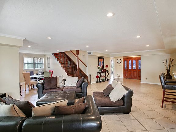 3rd image of 8030 Sandpiper Dr