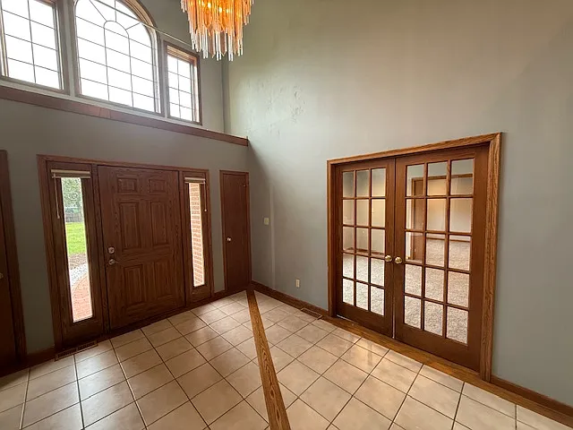 5 bed, 6784 sqft, $3,600 — Photo 2