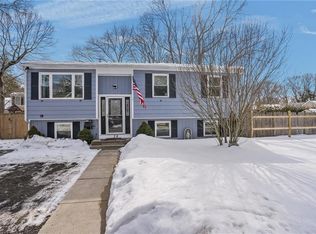 20 Darrow Dr, Warwick, RI 02886