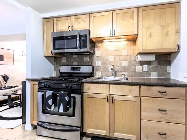 1 Dana St APT 2, Cambridge, MA 02138