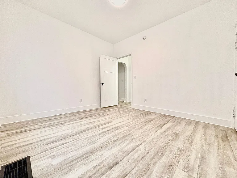 530 S Saint Joseph St — Photo 14