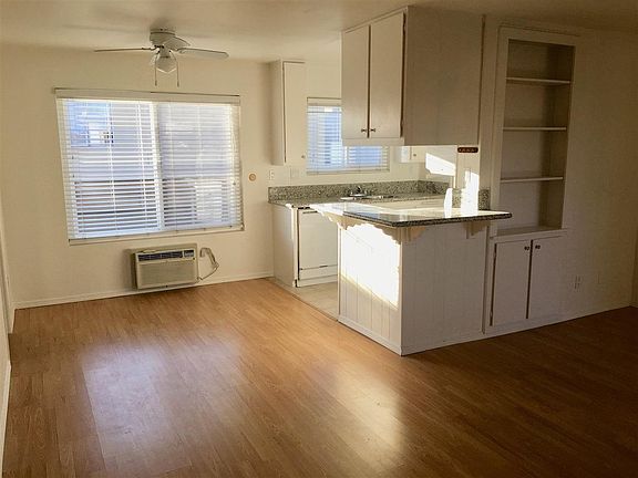 5th image of 4424 Utah St