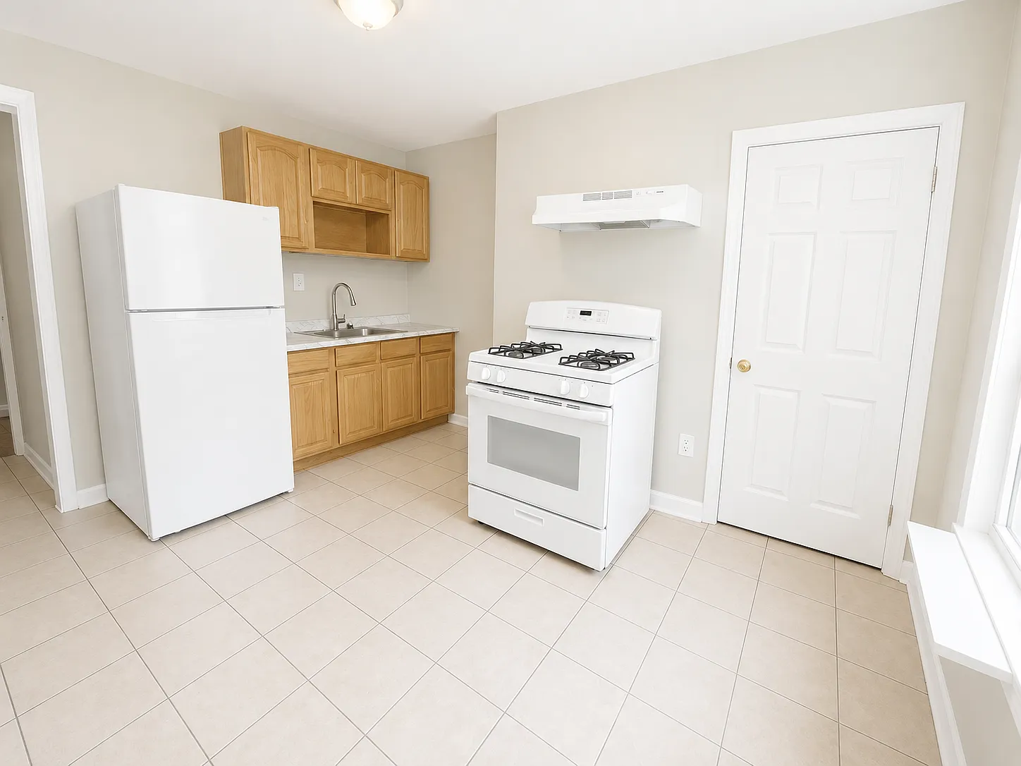 3 bed, 1200 sqft, $1,995 — Photo 2