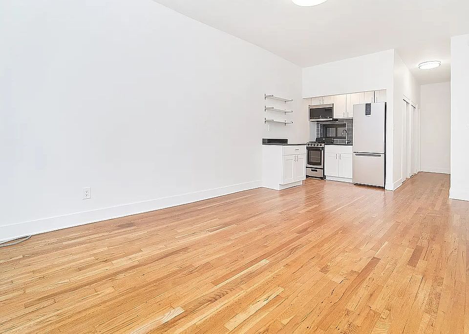 1st image of 133 E 17th St APT 5A