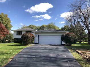 139 Sherwood Dr, Geneseo, IL 61254