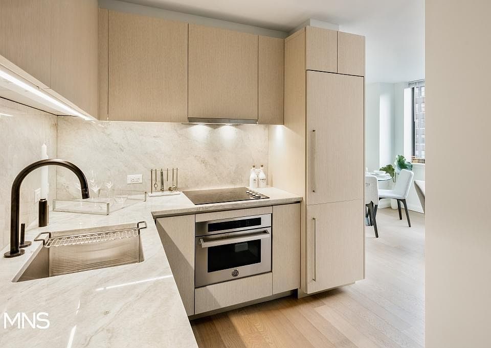 1st image of 250 W 19th St APT 12F
