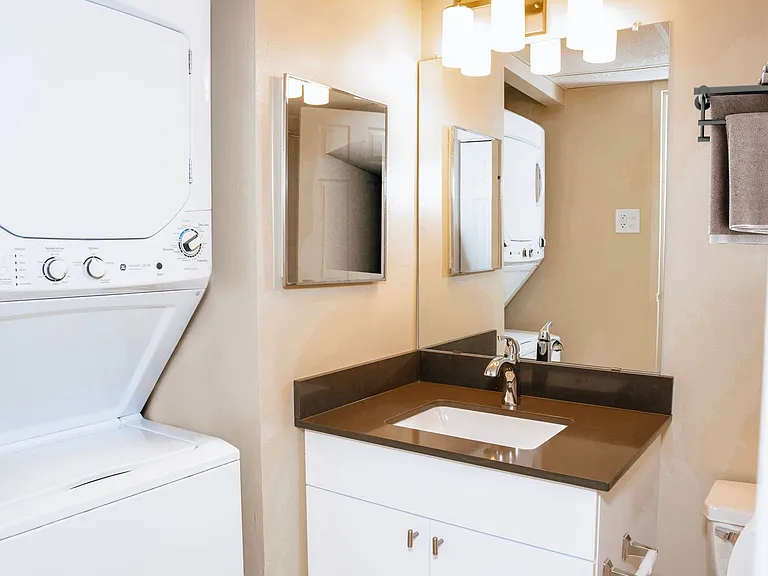La Maison Apartments — Photo 17
