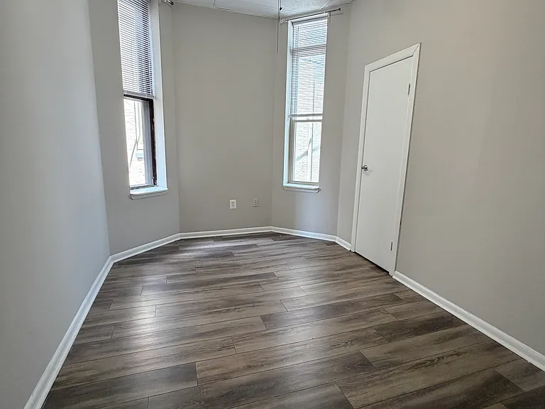 219 S 41st St #B — Photo 24