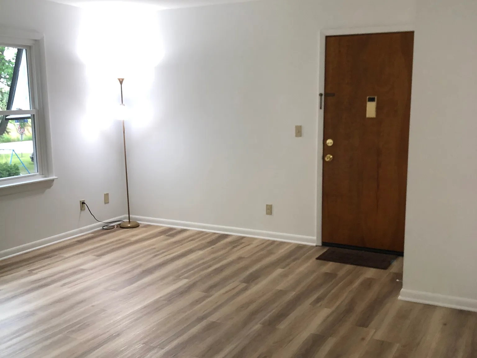2 bed, 900 sqft, $1,050 — Photo 4