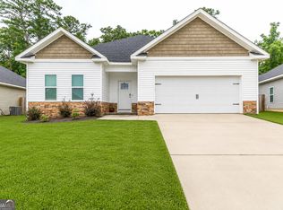 105 Garrett Ln, Bonaire, GA 31005