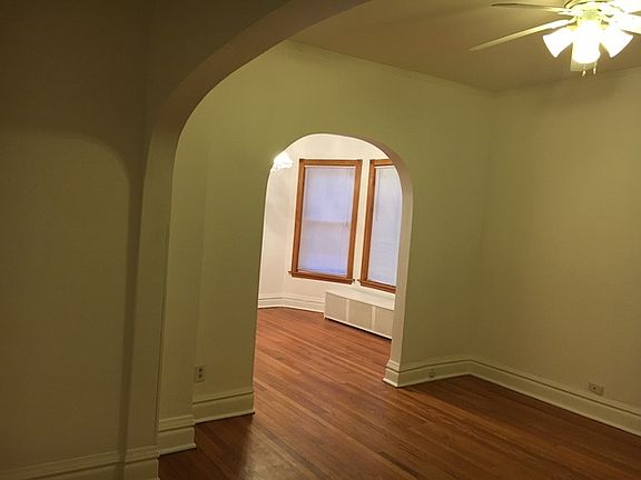 3rd image of 4553 N St Louis Ave #1