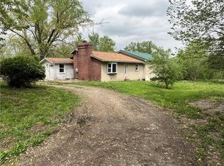 304 & 308 E Railroad Ave, Stewartsville, MO 64490