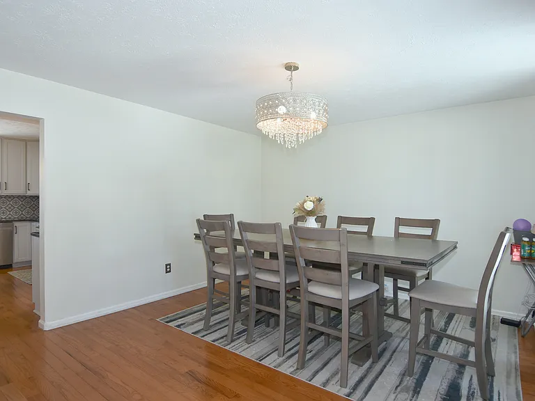 4008 Claridon Dr — Photo 10