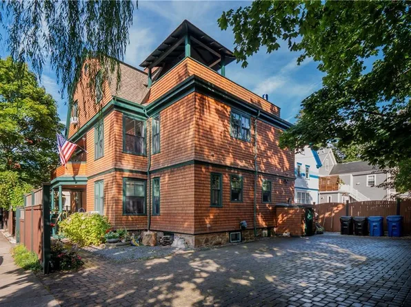 17 Lincoln St, Newport, RI 02840