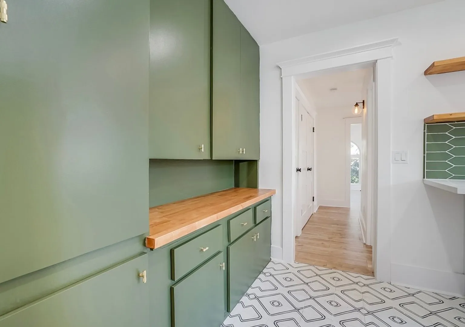 631 N Rampart Blvd — Photo 3