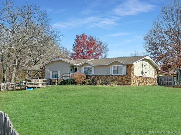 2204 Elada Dr, Tahlequah, OK 74464
