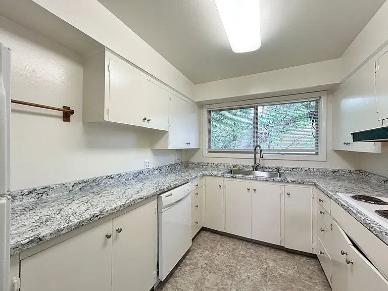 3753 SE Brooklyn St #&-3737 — Photo 12