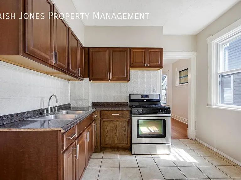 306 East St #LOWER — Photo 3