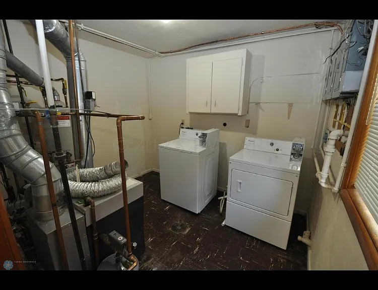 918 Oak St N #2 — Photo 1