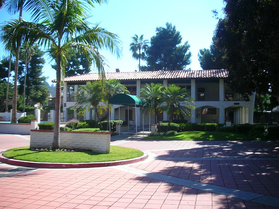 Mission Plaza Community Clubhouse