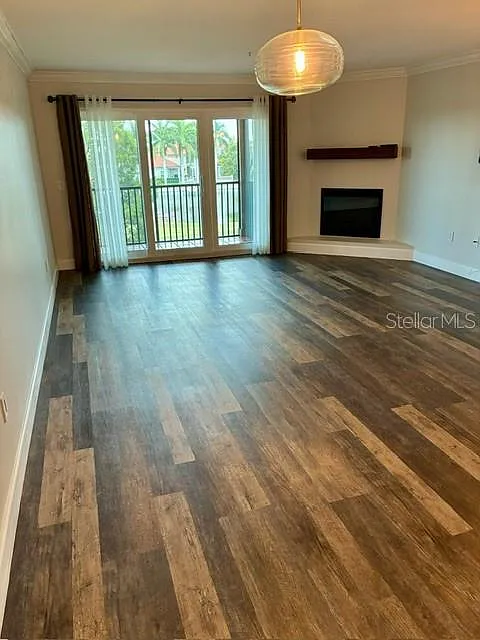 3 bed, 2.0 bath, 1186 sqft, $2,500 — Photo 2