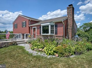 208 Joyce Dr, Lititz, PA 17543