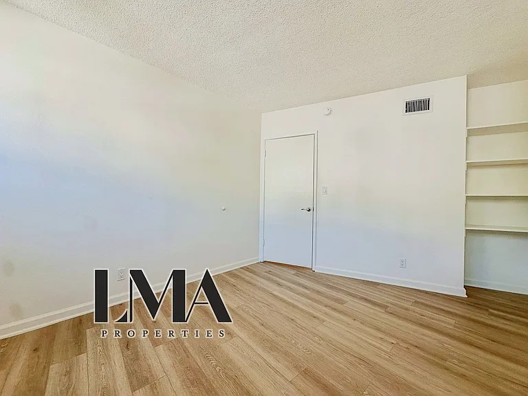 1830 N La Brea Ave #7A — Photo 32