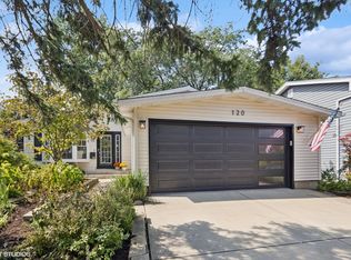 120 N Lambert Rd, Glen Ellyn, IL 60137