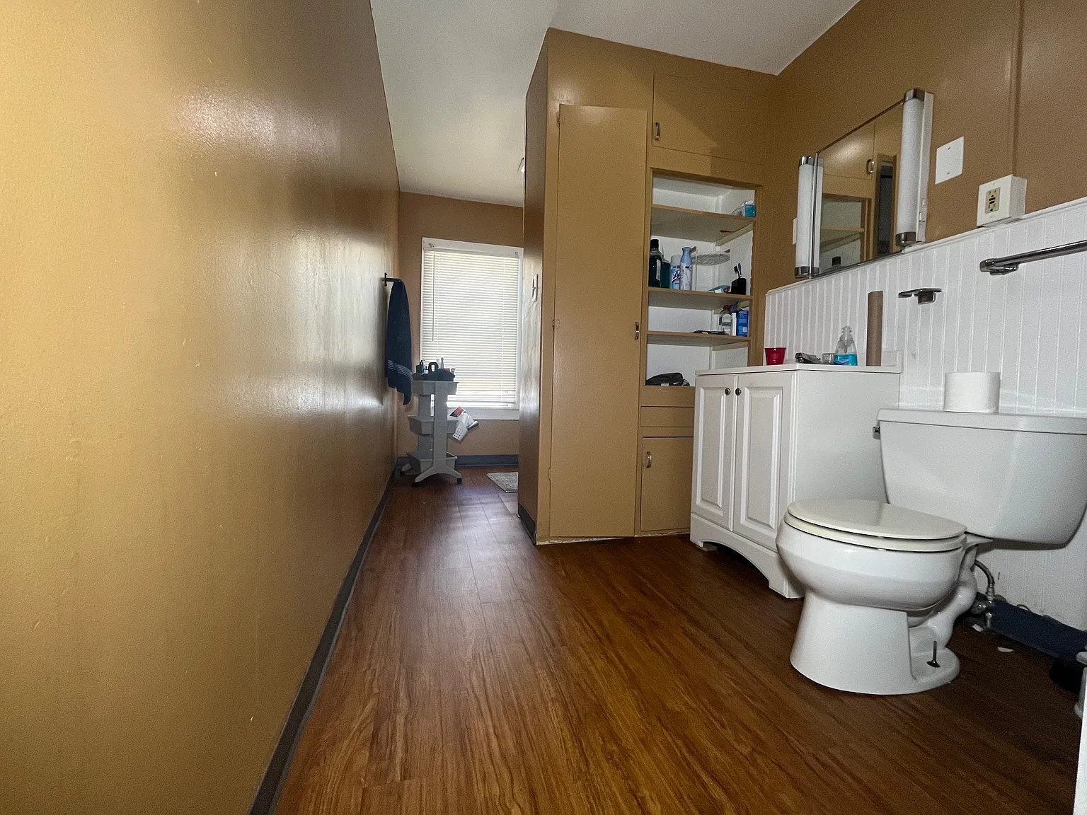 5 bed, 2500 sqft, $3,625 — Photo 4