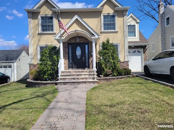 29 Jefferson Ave, Hasbrouck Heights, NJ 07604