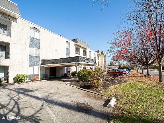 3rd image of 4875 Sherburn Ln Unit 2I
