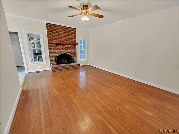 4th image of 8487 Windsor Walk Ln
