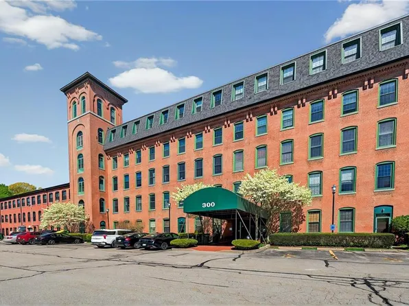 300 Front St APT 505, Pawtucket, RI 02860
