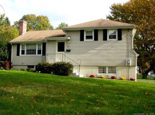 14 Garrison Ter, Bloomfield, CT 06002