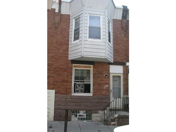 3155 Custer St photo 1
