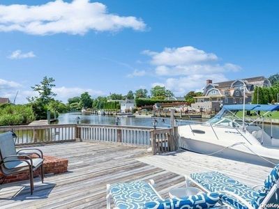 90 Peninsula Drive, Babylon, NY, 11702