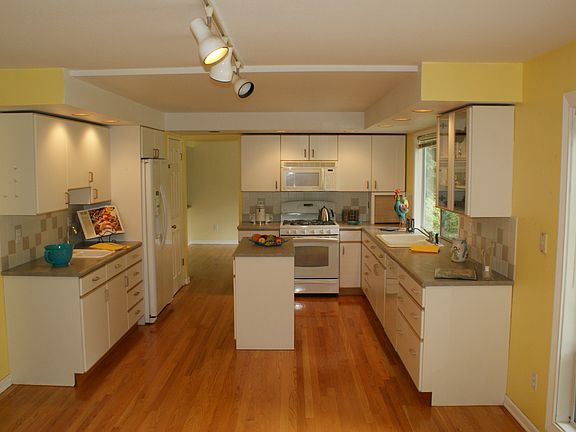 Bright and airy kitchen