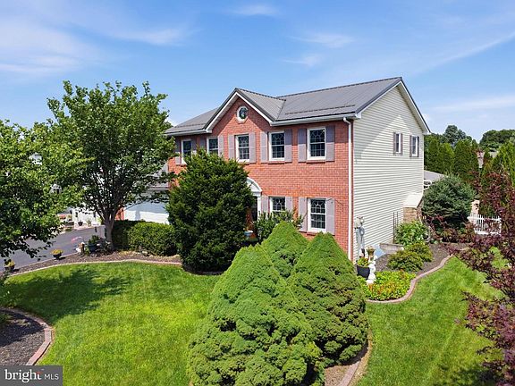 2nd image of 3526 Turnberry Dr