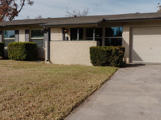 2403 Briarwood Ln, Carrollton, TX 75006