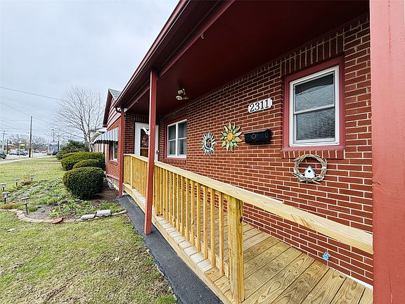 2nd image of 2311 Country Club Rd