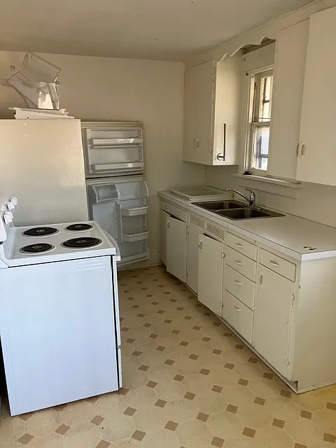 1410 Norris Ave. (6 plex) - 2 — Photo 3